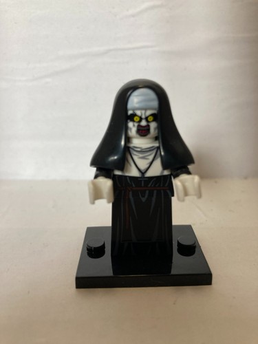 Figur the nun - figur,