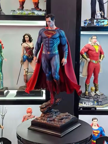 Superman action figure - 50,