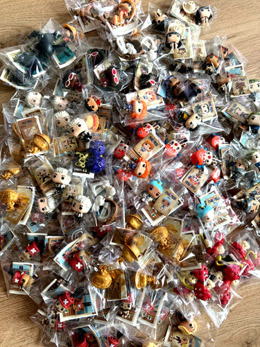One piece kinder joy - one,